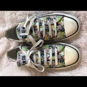 Converse all star tennis shoes